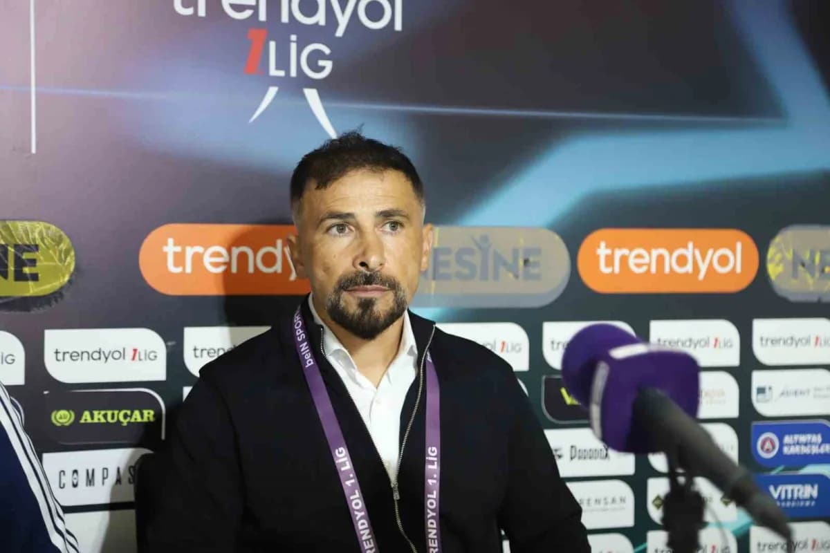 Bandırmaspor Teknik Direktörü Ertuğrul Arslan