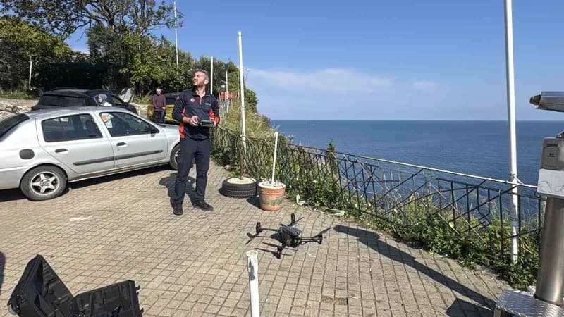 Bartın'ın Amasra ilçesi açıklarında balık tutmak amacıyla denize açılan maden işçisini arama çalışmaları iki gündür sürü