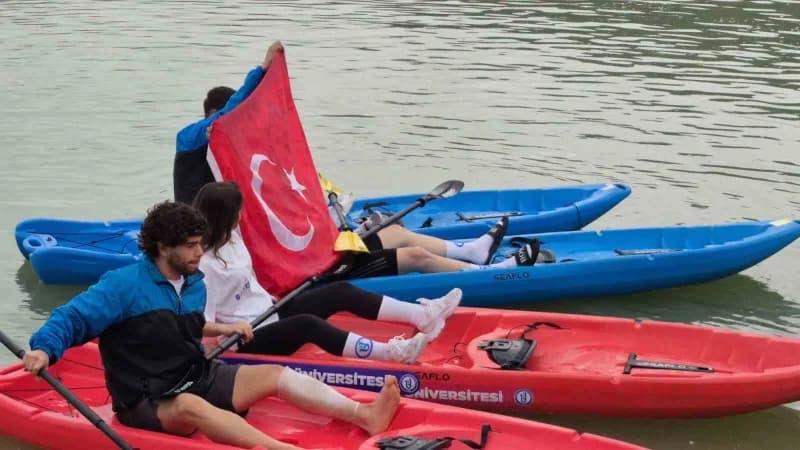 Bartın Üniversitesi'nde bu yıl ilk kez düzenlenen ve 3 gün sürecek Bilim Festivali'nde sergilenen TB2 Bayraktar İnsansız