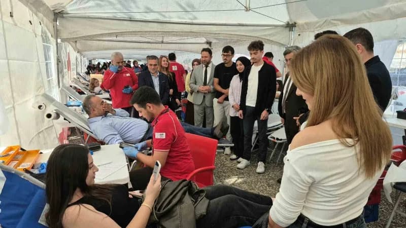 Türk Kızılayı Bartın Şubesi Bartın Üniversitesi Kutlubey Kampüsü'nde Kan bağışı kampanyası düzenledi. Düzenlenen Bağış k