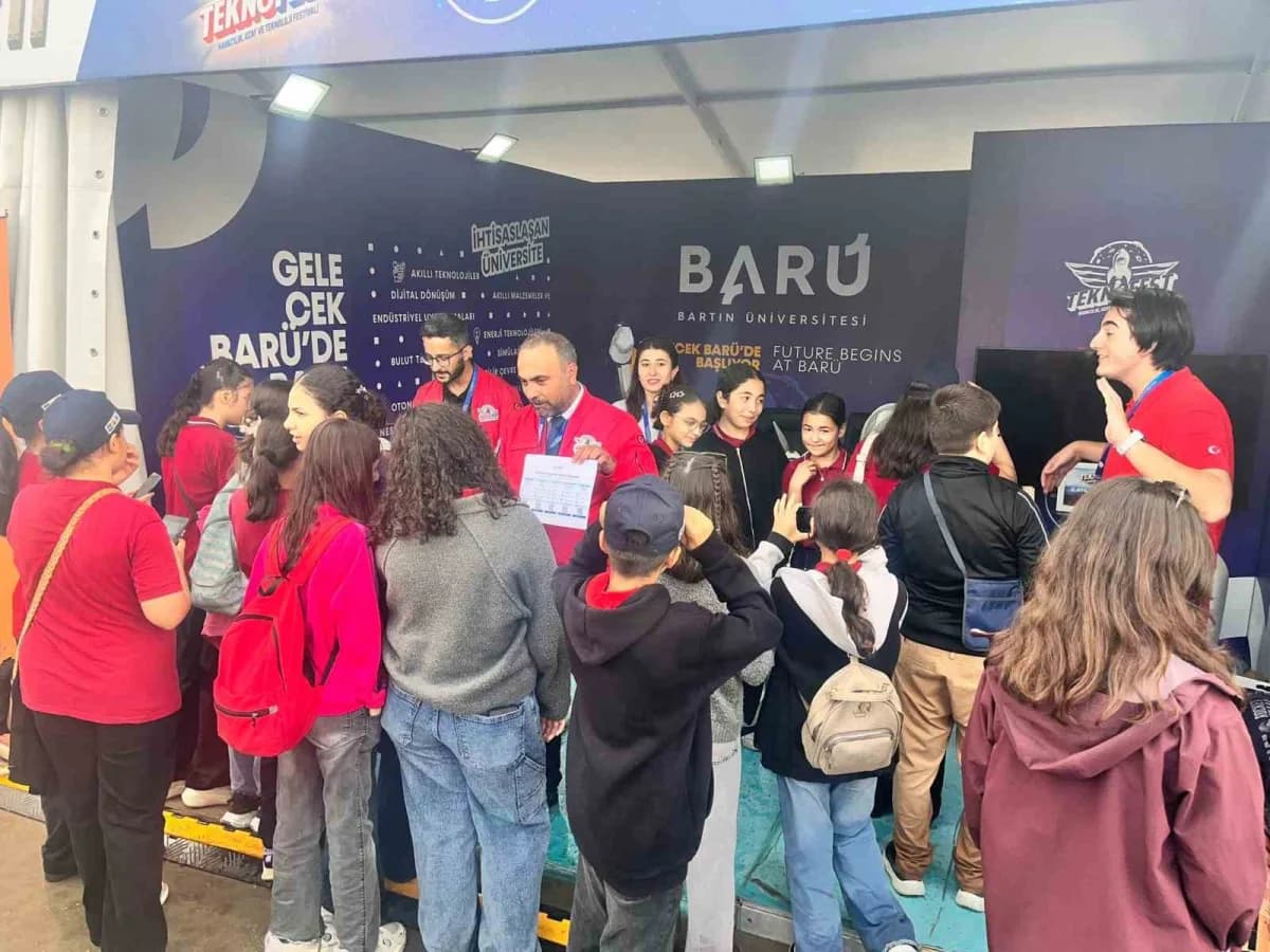 Bartın Üniversitesi (BARÜ), bu yıl Şanlıurfa'da düzenlenen TEKNOFEST 2026’da bilim ve Teknoloji alanındaki çalışmalarını