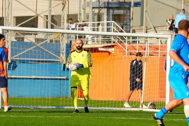 Başakşehir ile Rusya temsilcisi Zenit’in veteran futbolcuları, gösteri maçında karşı karşıya geldi.