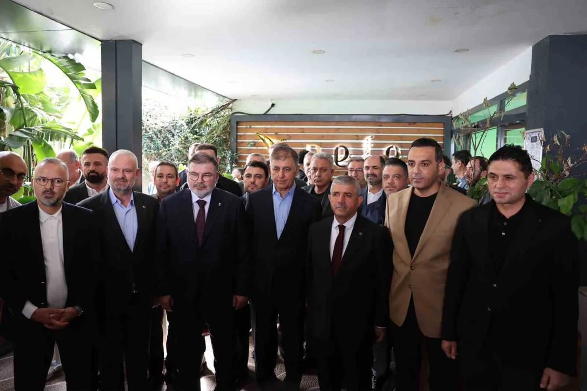 Başkan Serkan Acar: “İzmir için güzel hizmetler yapacağız” İzmir’in geleceği için ortak çalışma vurg