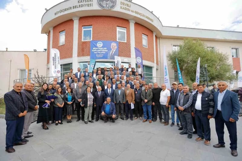 Kayseri Büyükşehir Belediye Başkanı Dr. Memduh Büyükkılıç, Develi ilçesinde gerçekleştirdiği program kapsamında Develi m