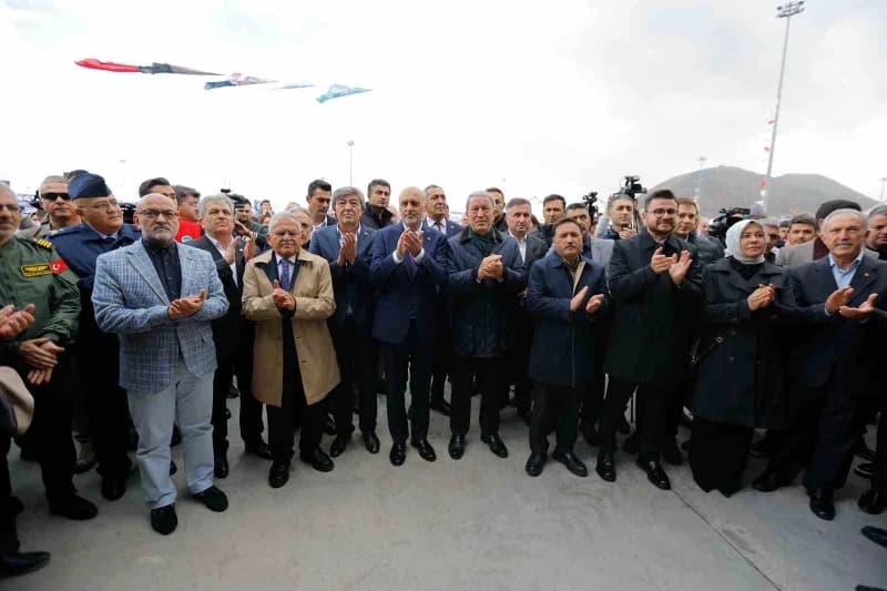 Kayseri Büyükşehir Belediye Başkanı Dr. Memduh Büyükkılıç, festivale gösterilen yoğun ilgiden duyduğu memnuniyeti dile g