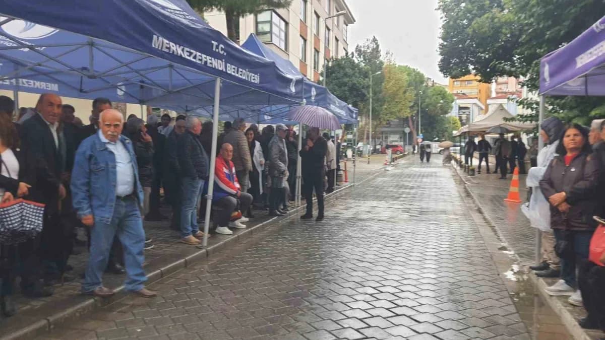 Merkezefendi Belediye Başkanı Şeniz Doğan’ın tutuklanmasının ardından ikinci günde de Belediye binas