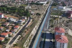Manisa Büyükşehir Belediye Başkanı Besim Dutlulu Köprübaşı ilçesinde asfalt çalışmalarını inceliyor