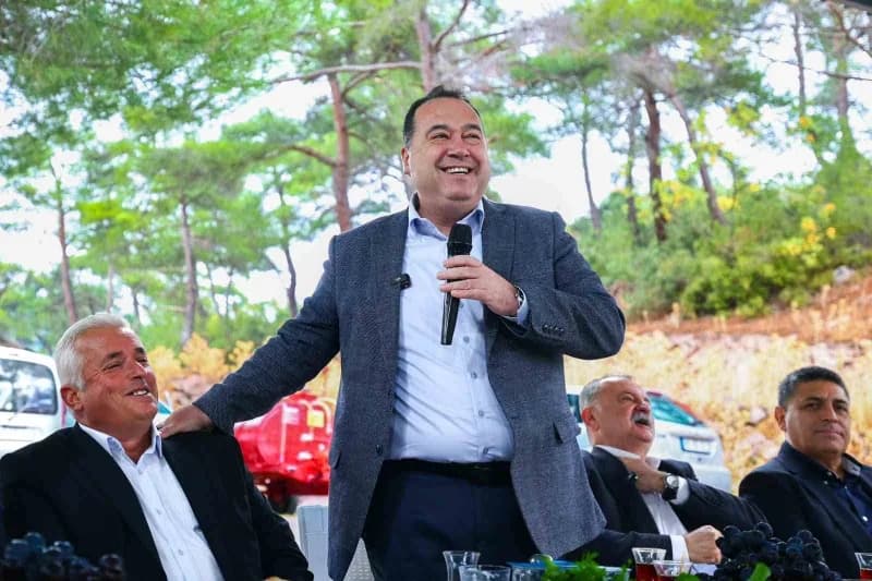 Manisa Büyükşehir Belediye Başkanı Besim Dutlulu, Yunusemre ilçesinin Yuntdağı bölgesindeki Sakallı Mahallesi’nde muhtar