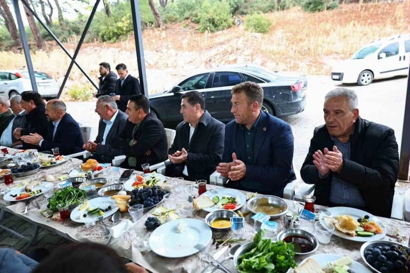 Manisa Büyükşehir Belediye Başkanı Besim Dutlulu, Yunusemre ilçesinin Yuntdağı bölgesindeki Sakallı Mahallesi’nde muhtar