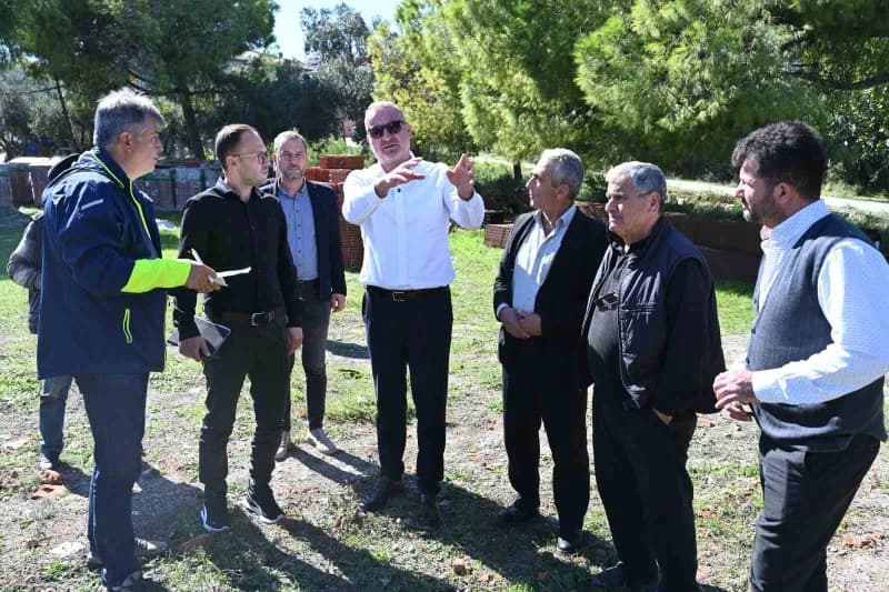 Karacabey Belediye Başkanı Fatih Karabatı, Harmanlı, Ekinli ve Ballıkaya kırsal mahallelerini ziyaret ederek devam eden