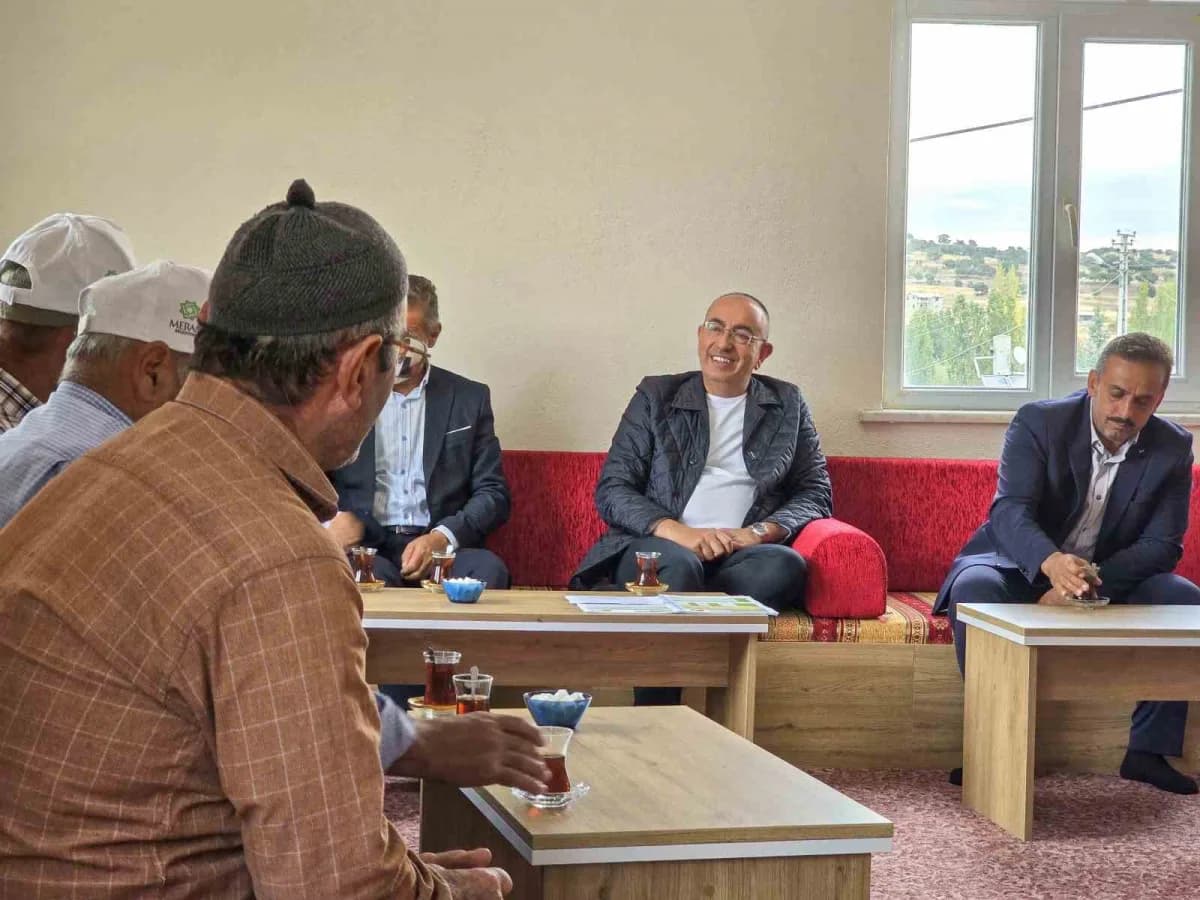 Konya’nın merkez Meram İlçe Belediye Başkanı Mustafa Kavuş, merkeze uzak mahallelere yönelik ziyaretlerini sürdürüyor. E
