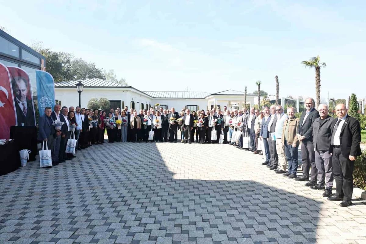 Nilüfer Belediye Başkanı Şadi Özdemir, 19 Ekim Muhtarlar Günü dolayısıyla İlçedeki mahalle