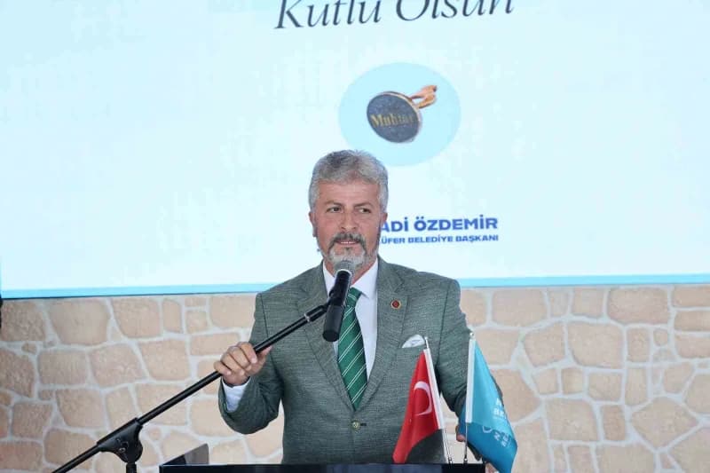 Nilüfer Belediye Başkanı Şadi Özdemir, 19 Ekim Muhtarlar Günü dolayısıyla İlçedeki mahalle