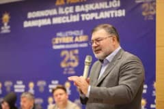 AK Parti İzmir İl Başkanı Bilal Saygılı Bornova İlçe Danışma Meclisi Toplantısında konuşma yapıyor