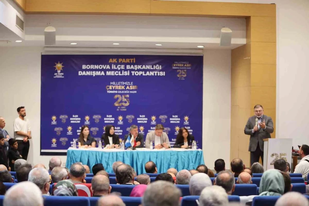 AK Parti İzmir İl Başkanı Bilal Saygılı, Bornova İlçe Başkanlığı tarafından düzenlenen İlçe Danışma Meclisi Toplantısı’n