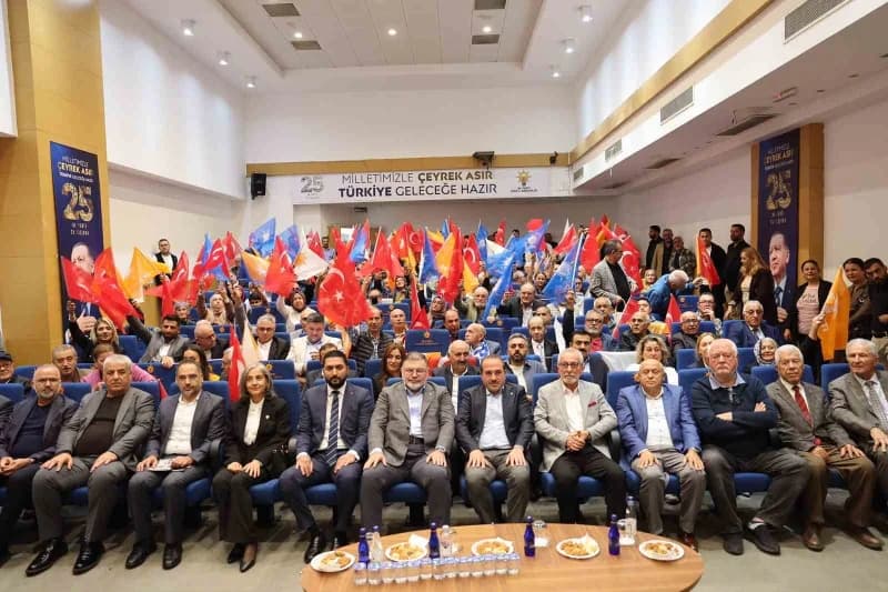 AK Parti Bornova İlçe Başkanlığı tarafından düzenlenen İlçe Danışma Meclisi Toplantısı’na; AK Parti İzmir İl Başkanı Bil