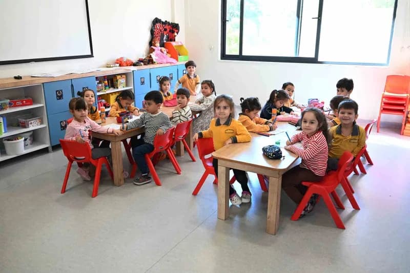 Kemer Belediye Başkanı Necati Topaloğlu, Kemer Belediyesi Ülker-Orduvar Akman Kreş ve Gündüz Bakımev