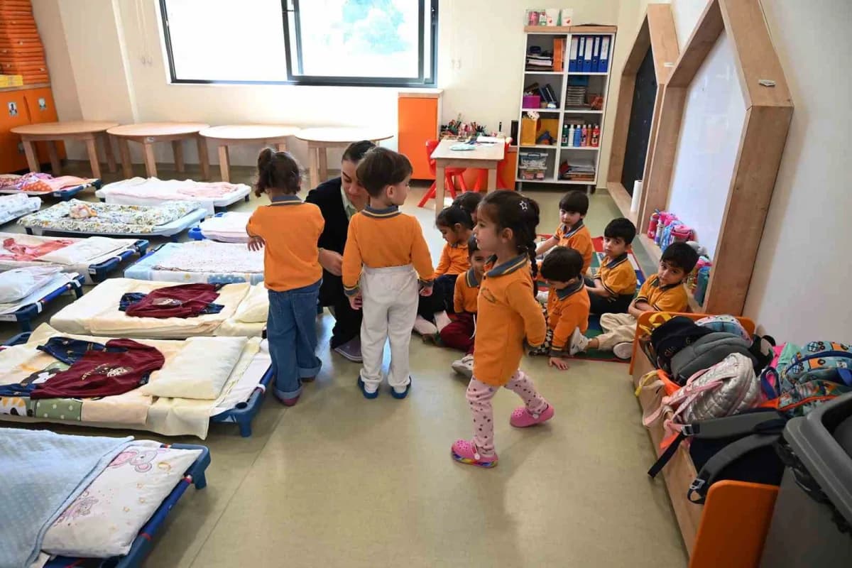 Kemer Belediye Başkanı Necati Topaloğlu, Kemer Belediyesi Ülker-Orduvar Akman Kreş ve Gündüz Bakımev