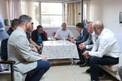 Bursa Büyükşehir Belediye Başkan Vekili Şahin Biba, Manisa Akhisar'daki trafik kazasında yaralıları hastanede ziyaret ed