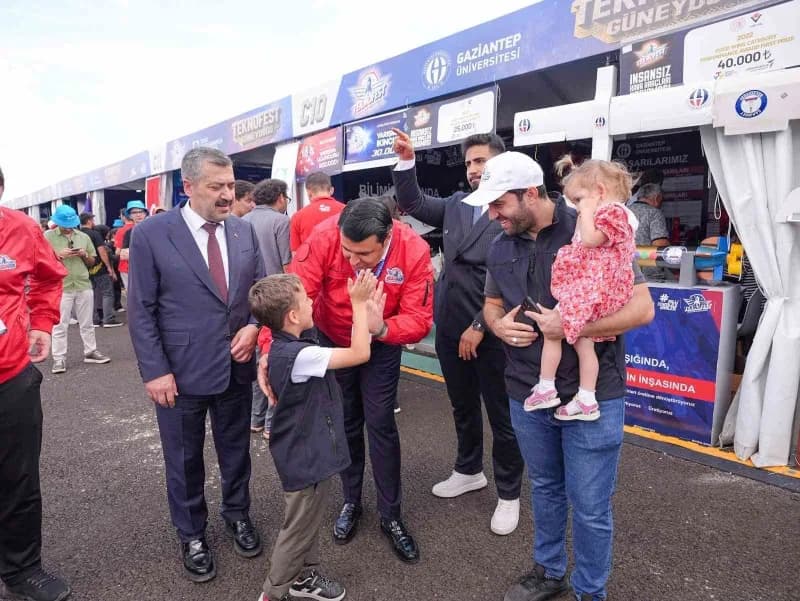 Başkan Yılmaz TEKNOFEST Güneydoğu’da