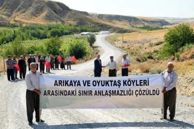 Batman Kozluk ilçesinde Arıkaya ve Oyuktaş köyleri sınır hattında bir araya gelen köylüler