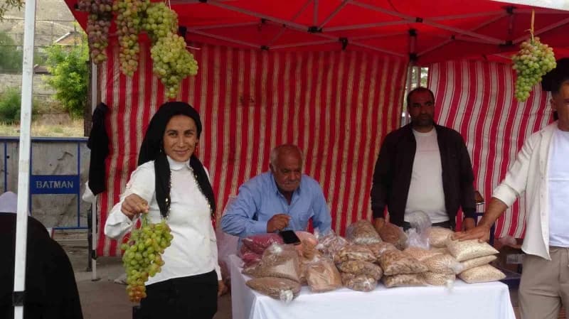 Bağ Bozumu ve Gastronomi Festivali, bu yıl da renkli görüntülere ve yoğun katılıma sahne oldu.