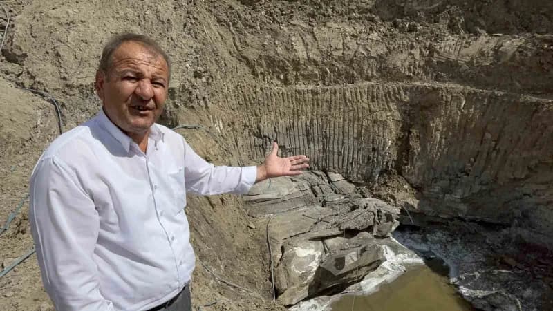 Mahmut Yüksel, tuzun çıkarılma sürecini anlatarak, madenlere ulaşmanın oldukça zahmetli olduğunu söyledi.