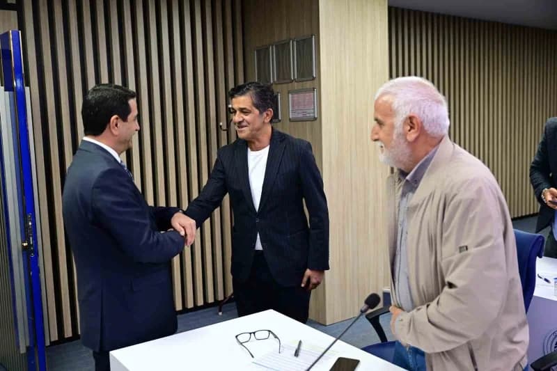 Battalgazi Belediye Meclis Toplantı Salonu’nda ekim ayı toplantısı sırasında belediye başkanı ve meclis üyeleri