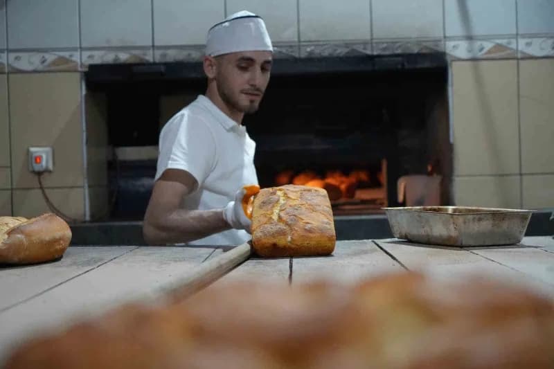 Bayburt’un soğuğu Meslek öğretti: 24 yaşında 45 çeşit ekmek üretiyor