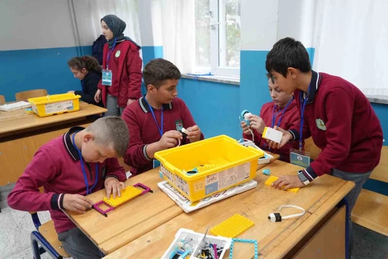 Bayburt’un köy Okullarında Teknoloji Yolculuğu sürüyor