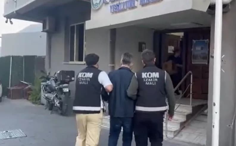 Önceki dönem Bayraklı Belediye Başkanı Serdar Sandal ve oğlunun da bulunduğu 15 kişi tutuklandı