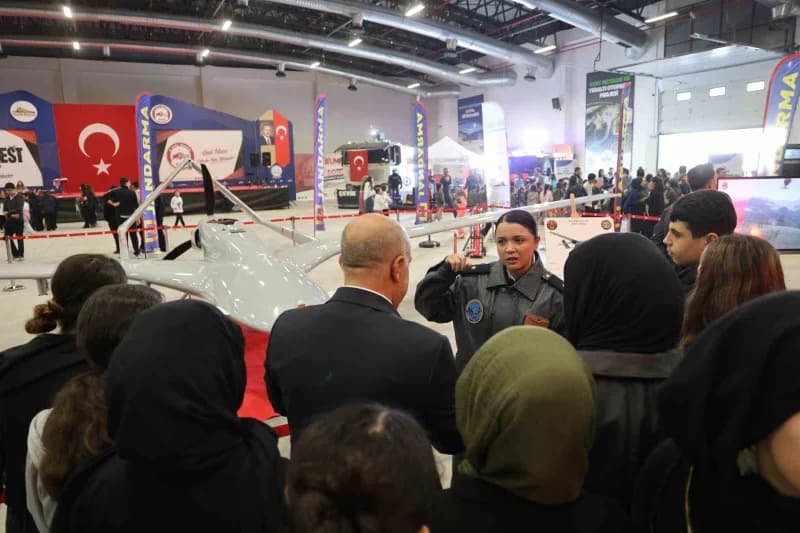 Elazığ'da yeni teknoloji ürün ve sistemlerinin sergilendiği "Bilimfest Elazığ", ziyaretçilerini ağırlamaya devam ediyor.