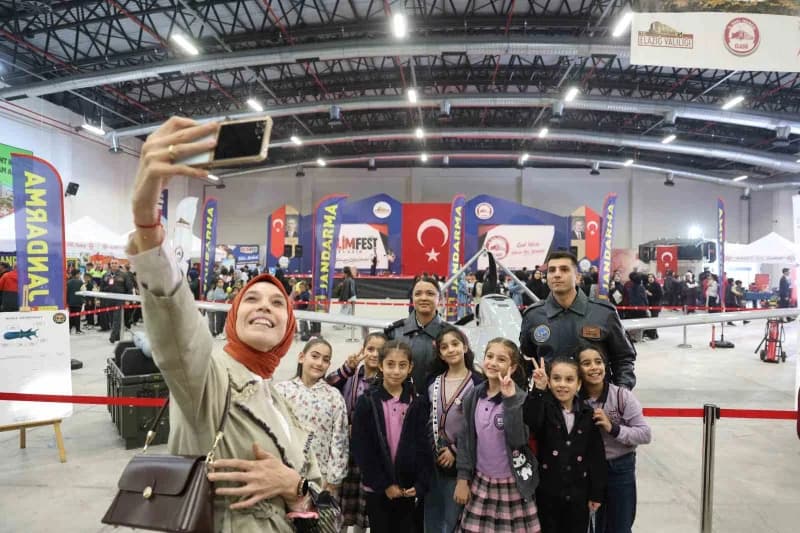 Elazığ il özel idaresi ev sahipliğinde çok sayıda kurumun iş birliğiyle kapılarını açan ikinci gününde de yoğun ilgi gör