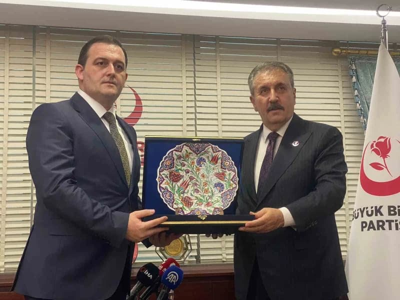 Büyük Birlik Partisi (BBP) Genel Başkanı Mustafa Destici, "Balkanlardaki Türk varlığı bizim için çok