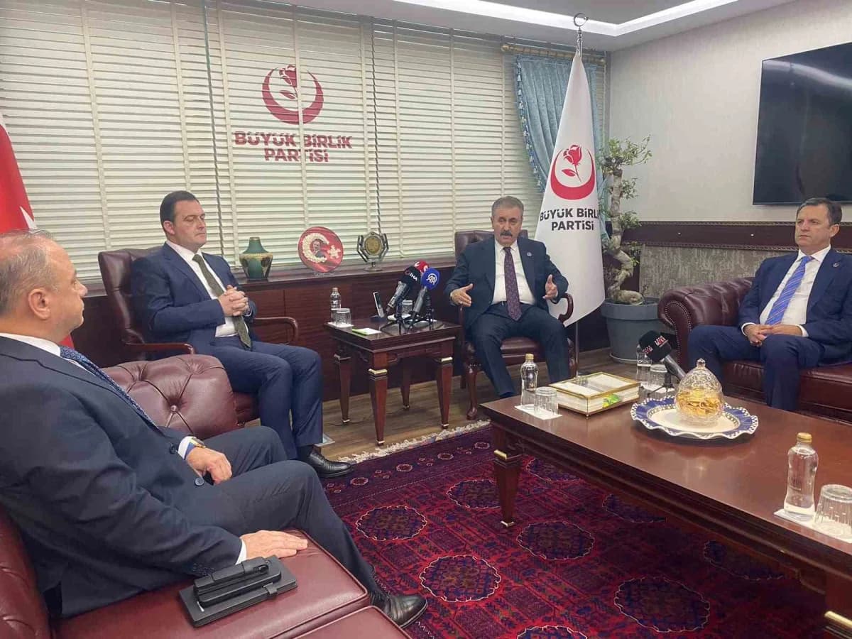 Büyük Birlik Partisi (BBP) Genel Başkanı Mustafa Destici, "Balkanlardaki Türk varlığı bizim için çok