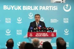 BBP Genel Başkanı Mustafa Destici basın toplantısında konuşuyor