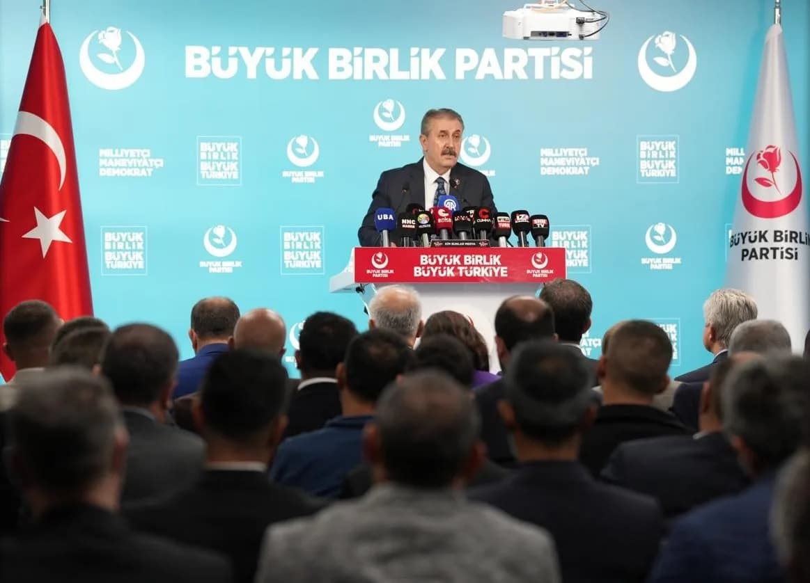 BBP Genel Başkanı Mustafa Destici, Parti Genel merkezinde basın toplantısı düzenledi.