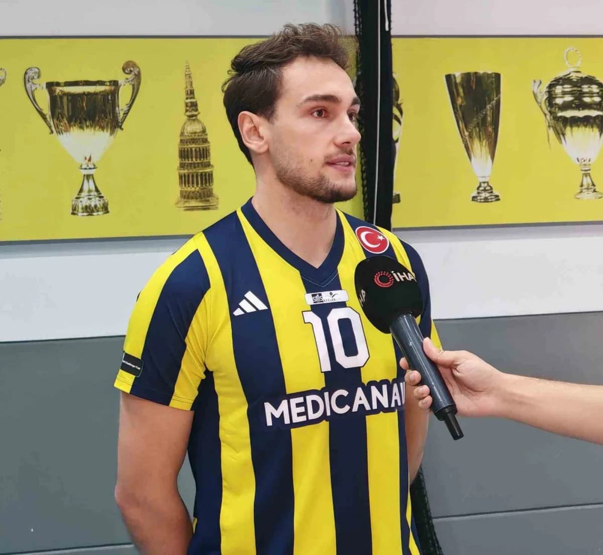 Fenerbahçe Medicana’nın yeni transferi Milli voleybolcu Bedirhan Bülbül, sarı-lacivertli taraftarların rakip olduğu döne