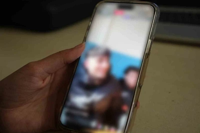 Gençler canlı yayınlarda beğenilmek ve para kazanmak uğruna farklı davranışlara yöneliyor