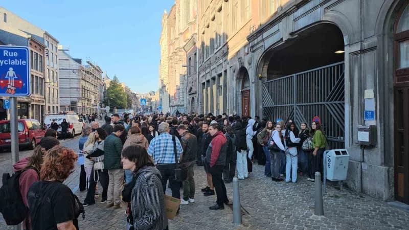 Öğrenci protestoları farklı okulların önlerinde devam ediyor