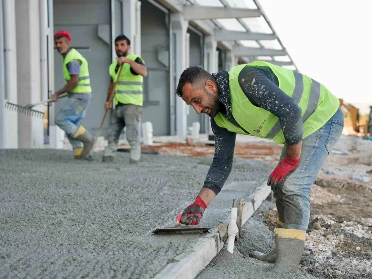 Düzce Belediye Başkanı Dr. Faruk Özlü’nün mega projelerinden biri olan ve özellikle Eski Sanayi Sitesi esnafının modern