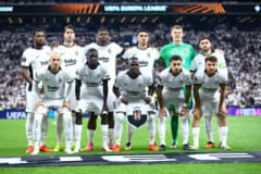 Beşiktaş futbolcuları UEFA Avrupa Ligi maçında sahada mücadele ederken