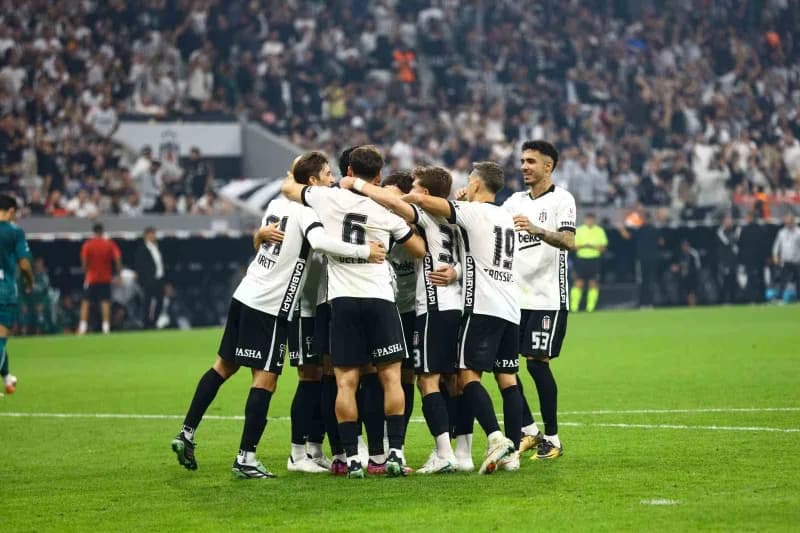 Beşiktaş, Trendyol Süper Lig'in 7. Haftasında Kocaelispor'u konuk ediyor. Müsabakanın ilk yarısı siyah-beyazlıların 2-1'