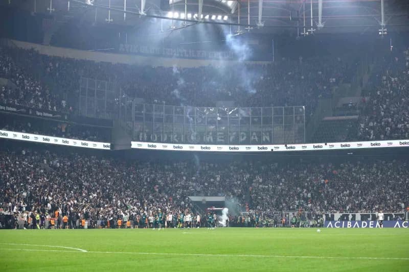 Beşiktaş, Trendyol Süper Lig'in 7. Haftasında Kocaelispor'u konuk ediyor. Müsabakanın ilk yarısı siyah-beyazlıların 2-1'