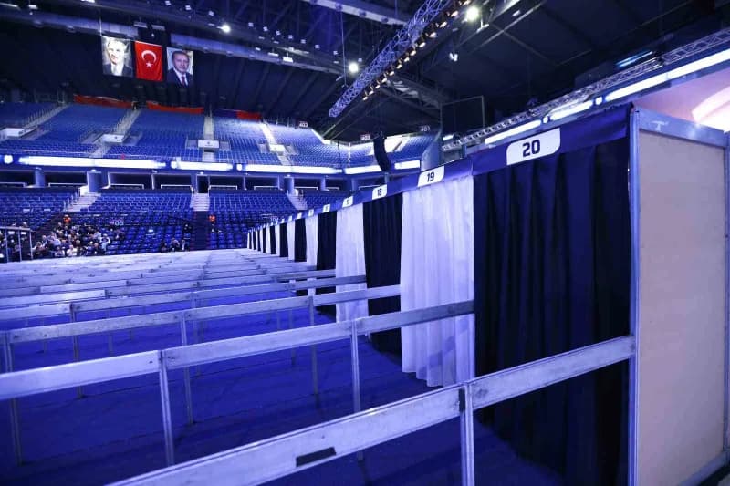 Beşiktaş'ta olağanüstü seçimli Genel Kurul toplantısı başladı.