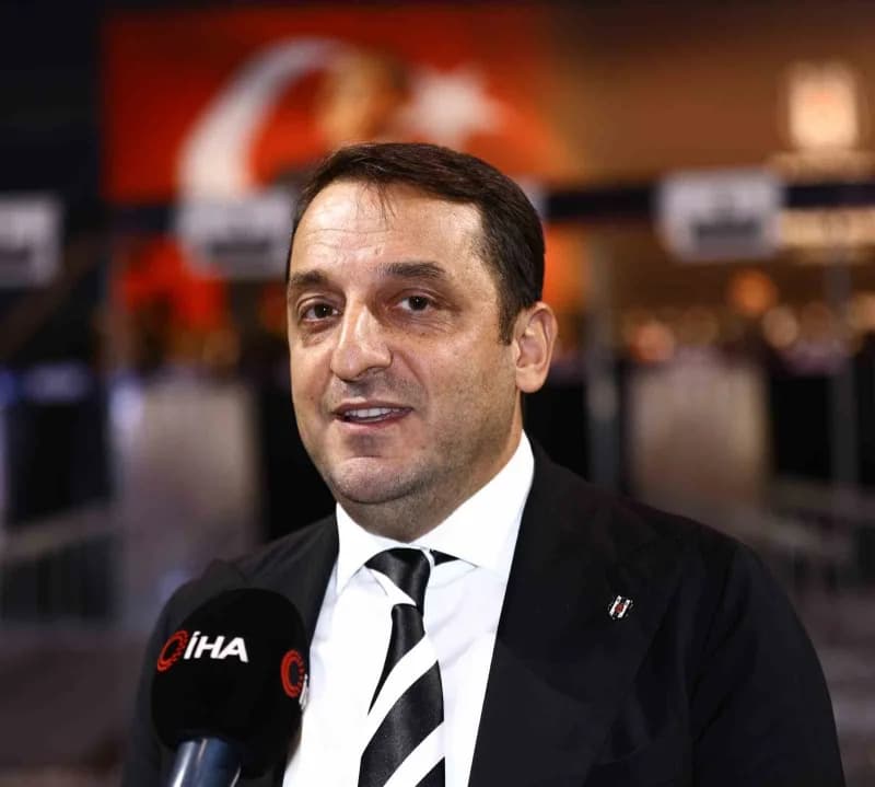 Beşiktaş Yönetim Kurulu Üyesi Ziya Fırat Gültekin basın açıklaması yaparken
