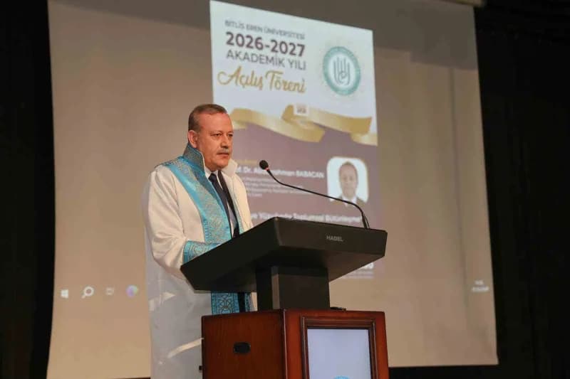 Rektör Prof. Dr. Necmettin Elmastaş, konuşmasında üniversitenin akademik gelişimi, bilimsel yayın pe