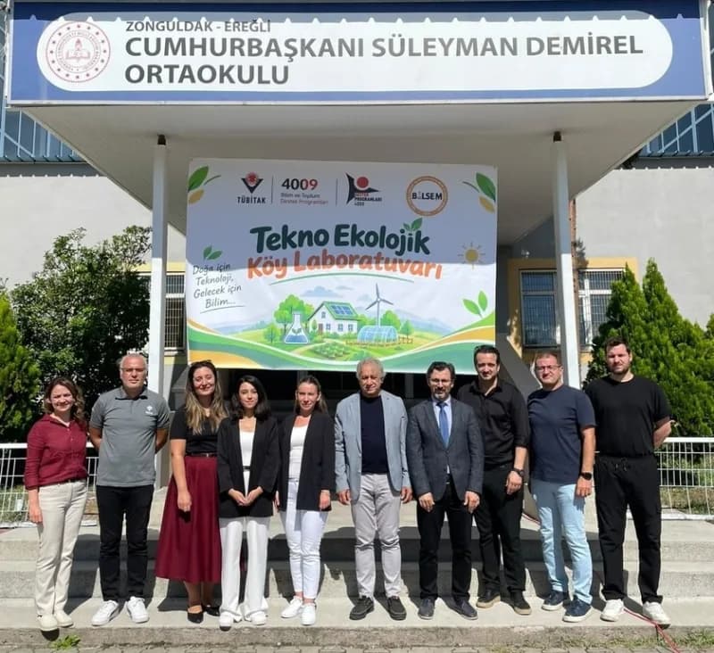 Zonguldak BEUN akademisyenleri ve öğrencileri Cumhurbaşkanı Süleyman Demirel Ortaokulu’nda Tekno Ekolojik Köy Laboratuva