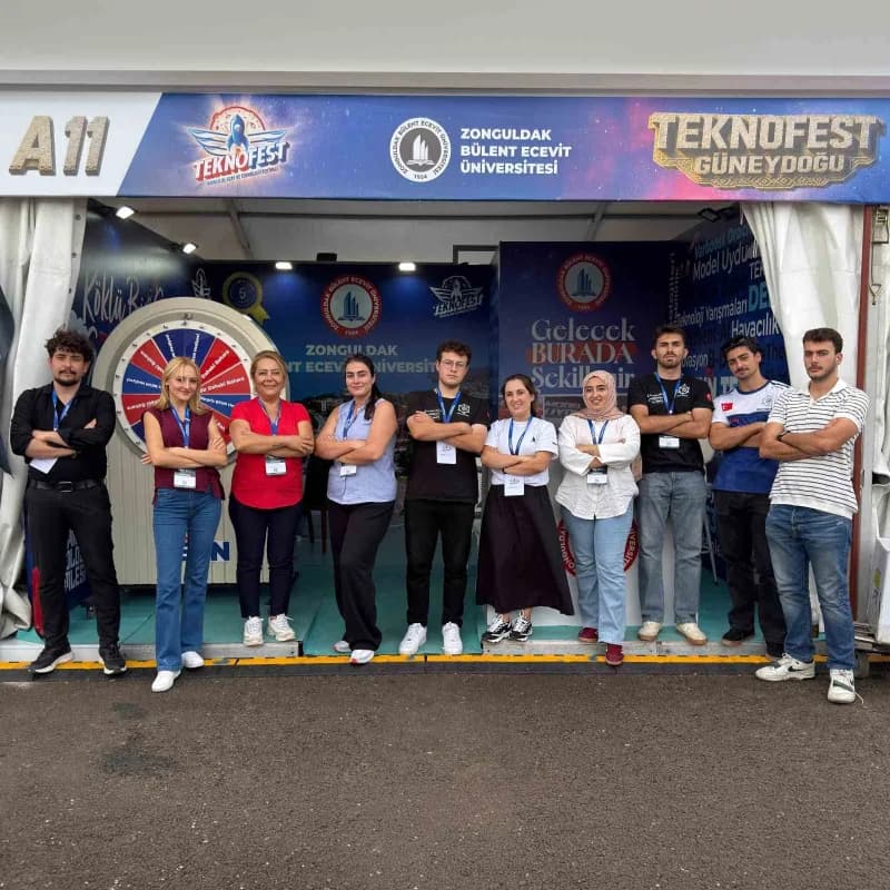 Zonguldak Bülent Ecevit Üniversitesi TEKNOFEST Güneydoğu standında teknoloji projelerini tanıtıyor