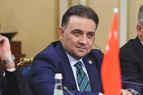 AK Parti Manisa Milletvekili Murat Baybatur, Yunusemre ilçesindeki Beydeğirmeni Göleti Sulaması yapım işi ihalesinin 13